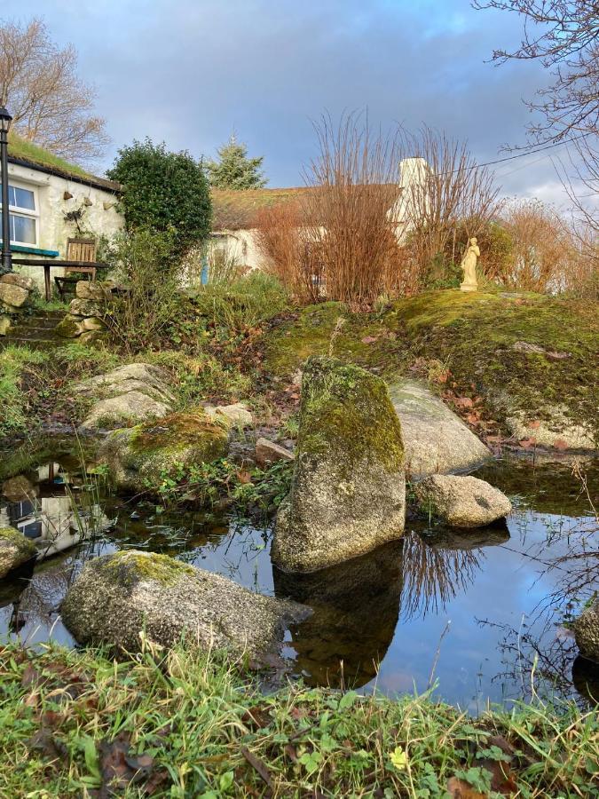 דונגול The Rockhouse - Cosy Stone Built Thatch Cottage מראה חיצוני תמונה